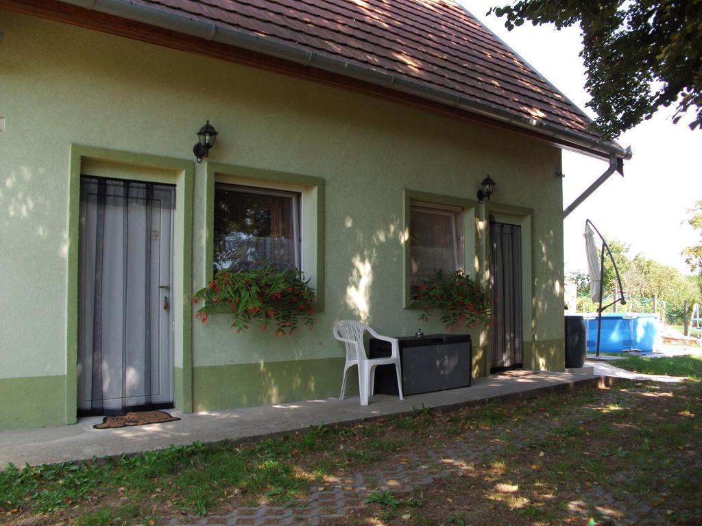 Ferienhaus Hartmann Heviz Exterior photo